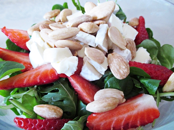 Strawberry-Almond-Brie-Salad 2